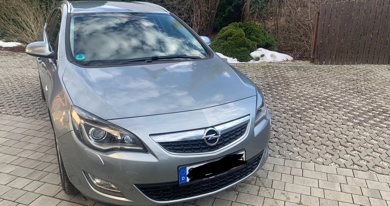 Opel Astra cena 23000 przebieg: 181393, rok produkcji 2011 z Września małe 154